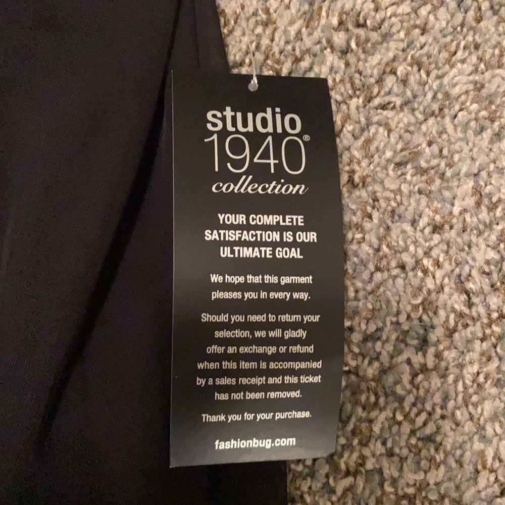 Dress - Picture 2 of 4